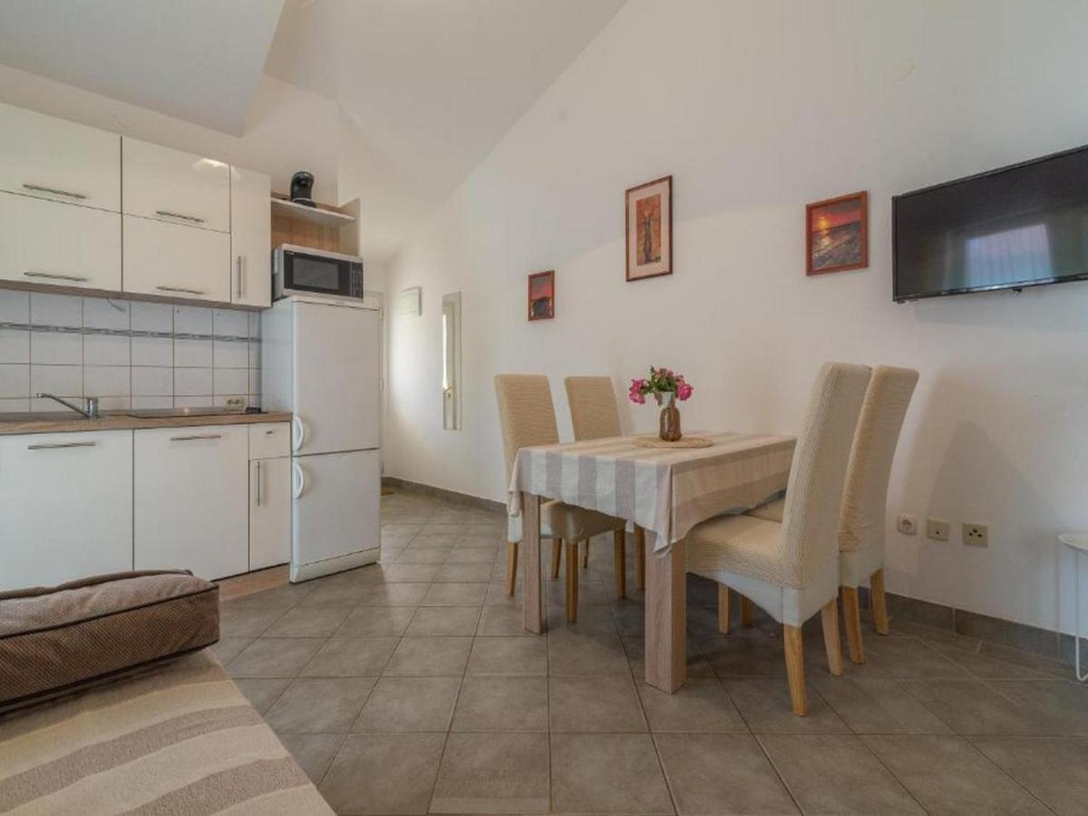 Apartmani Lucia Biograd ビオグラード・ナ・モル エクステリア 写真
