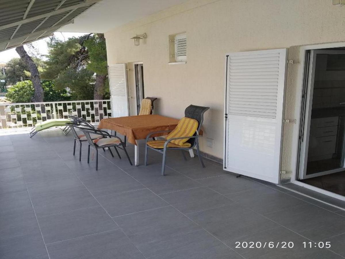 Apartmani Lucia Biograd ビオグラード・ナ・モル 部屋 写真