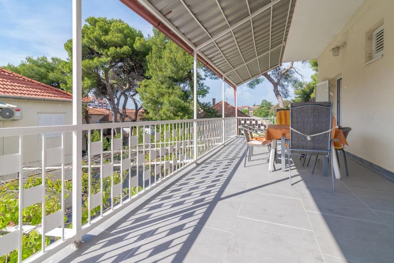 Apartmani Lucia Biograd ビオグラード・ナ・モル エクステリア 写真