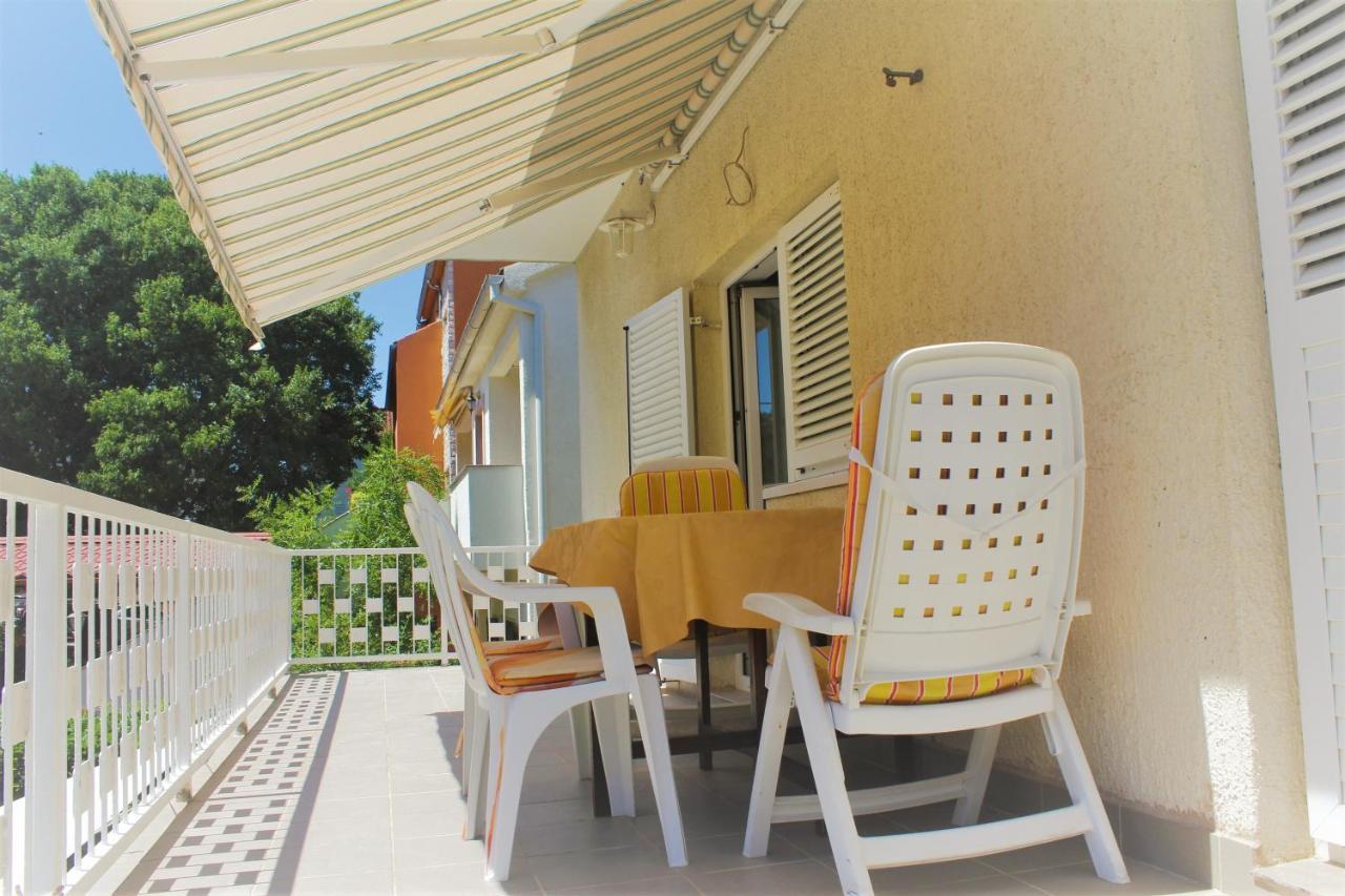 Apartmani Lucia Biograd ビオグラード・ナ・モル エクステリア 写真