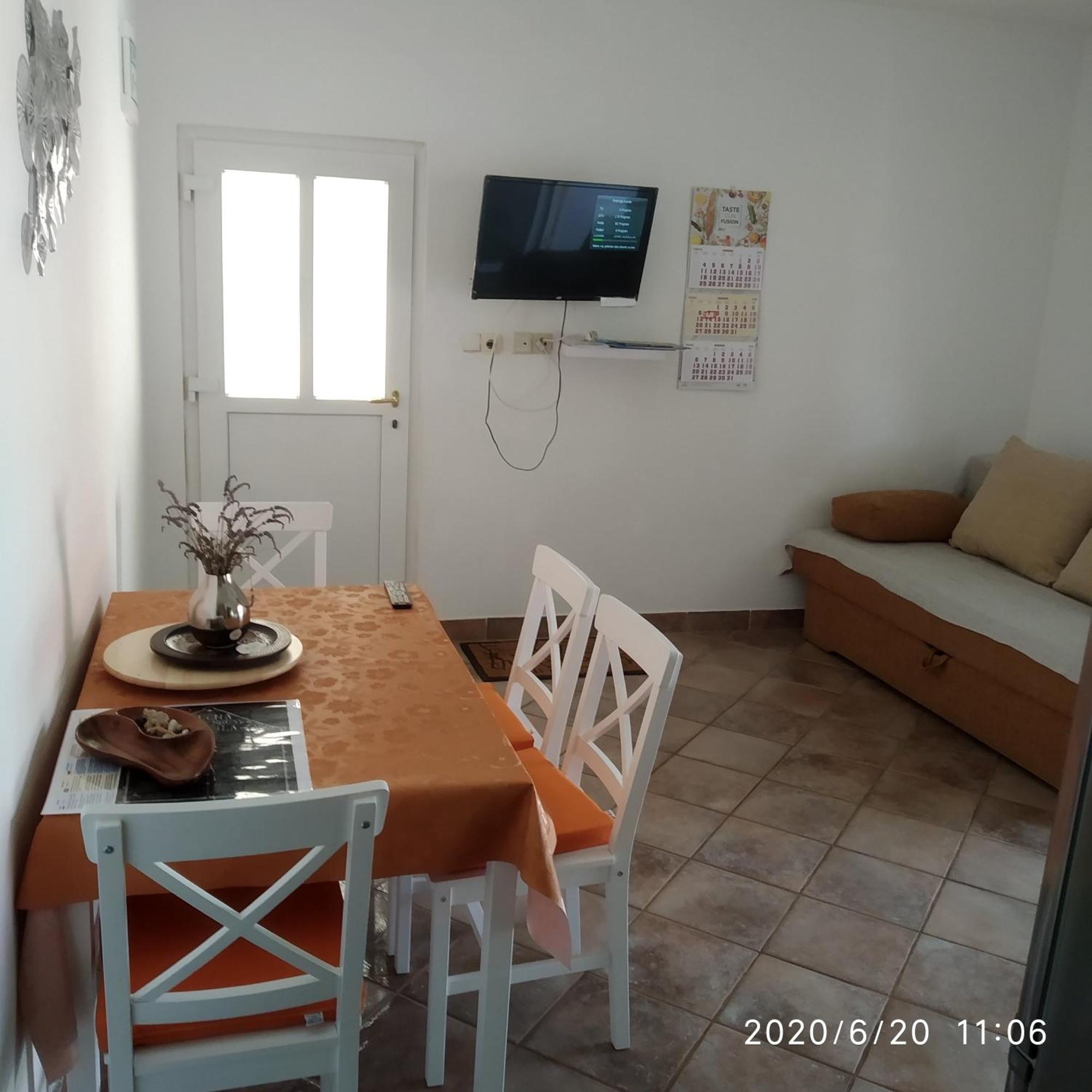 Apartmani Lucia Biograd ビオグラード・ナ・モル エクステリア 写真